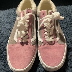 Brand New women’s Van size 8.5 pink gray and white